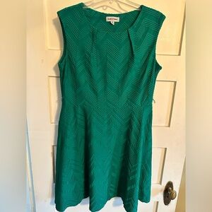 Shelby & Palmer Green Sleeveless Dress